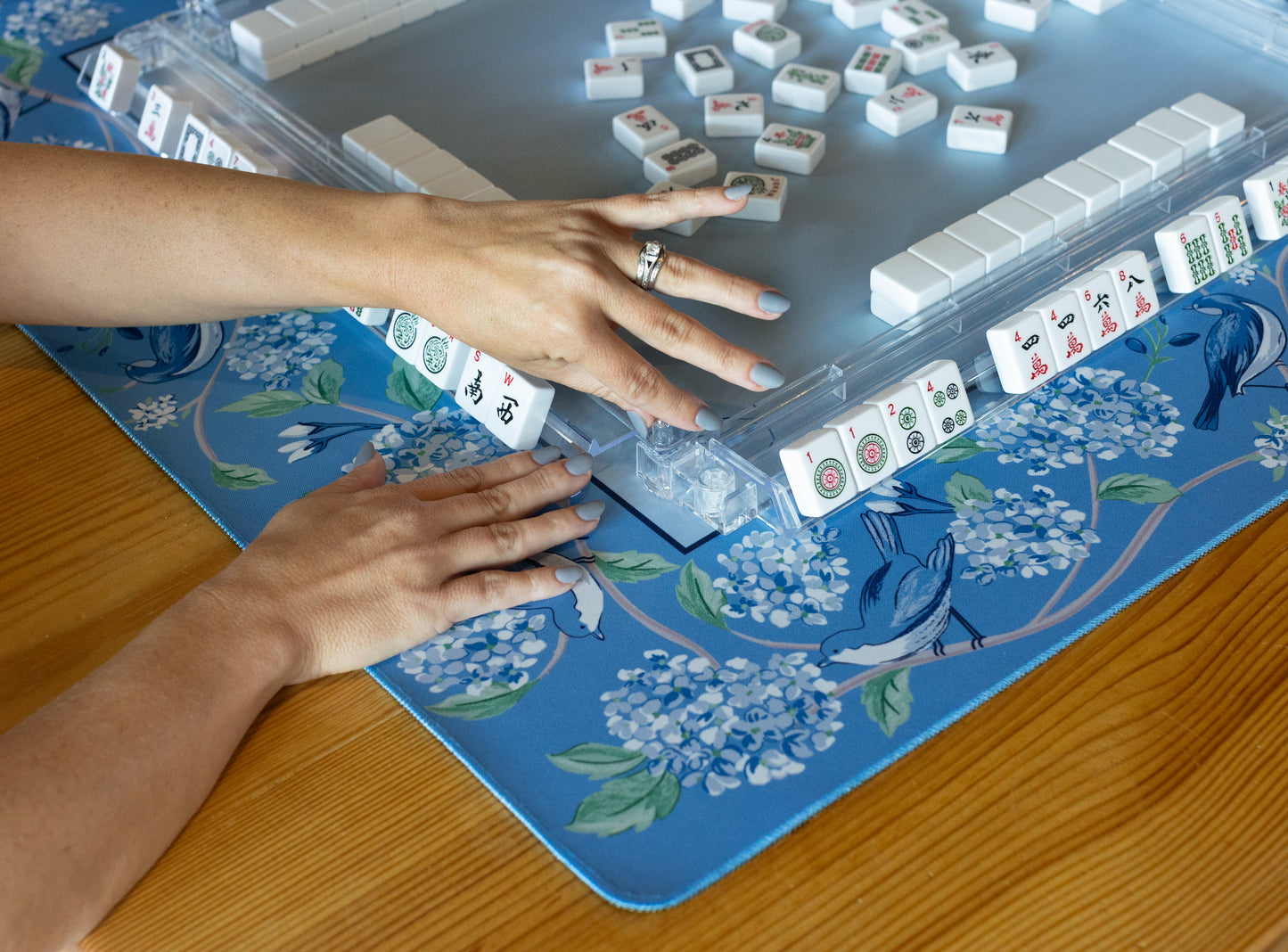 Mahjong Mat - Blue & White Bird
